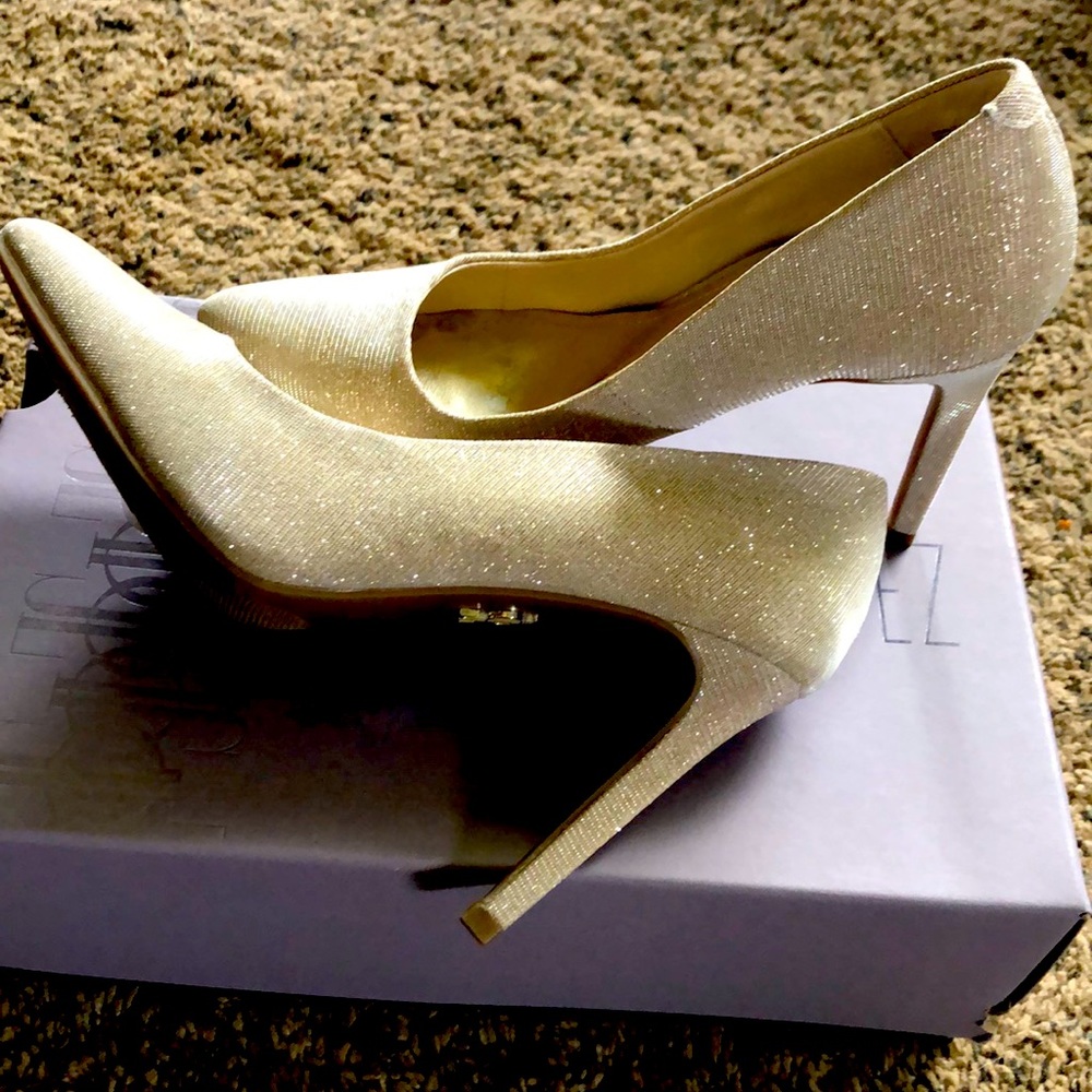 Size 7.5 Jennifer Lopez shoes